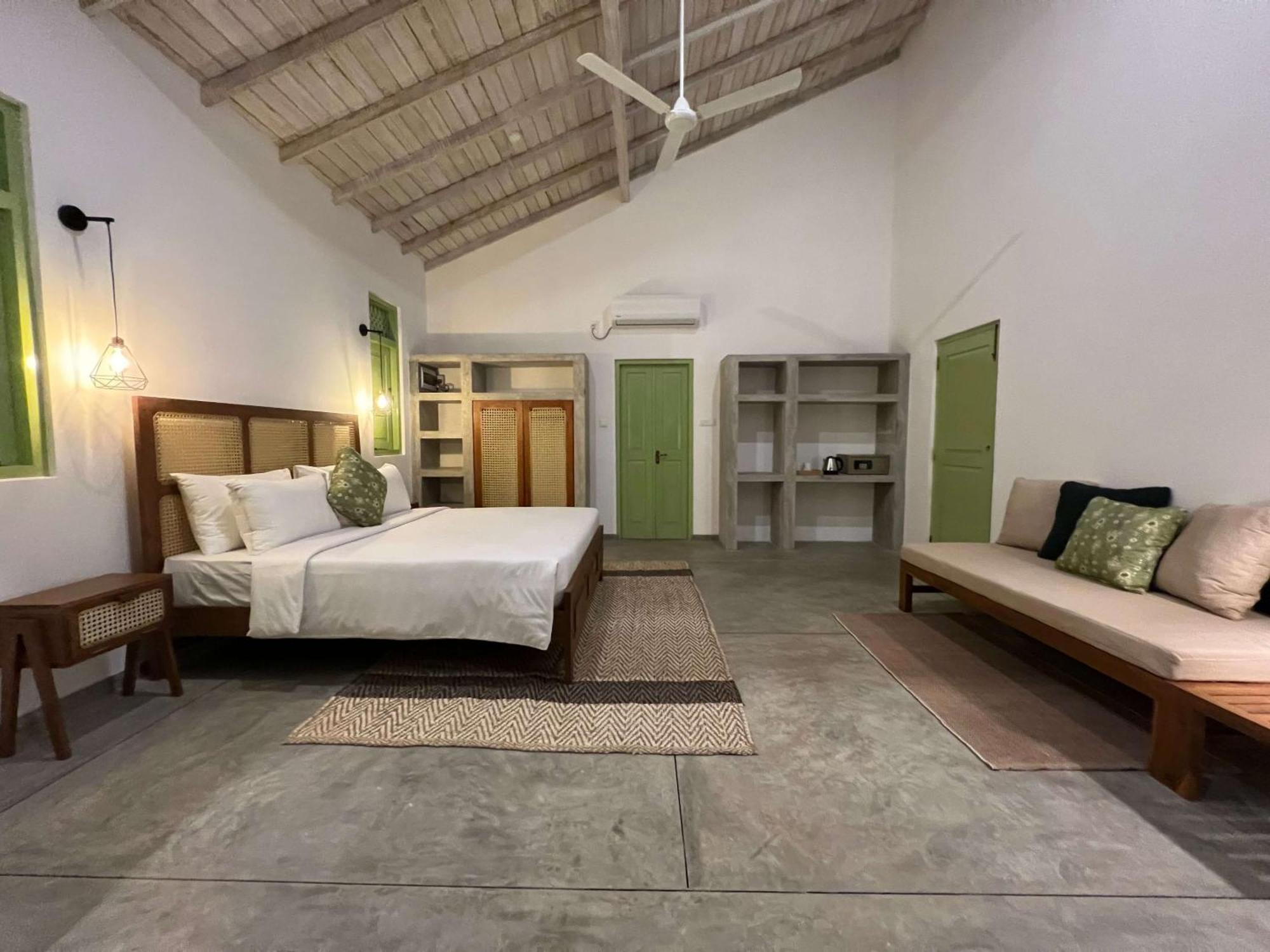 Zen House Hotel Ahangama Room photo